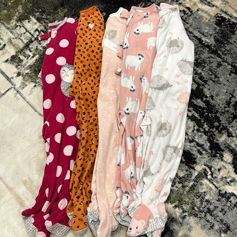 Carters 3t footie lot